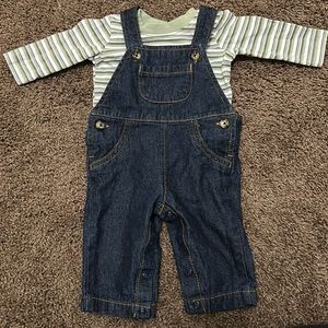 Carter’s Overalls Set